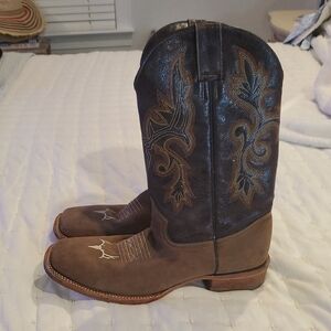 Cabela's Brown and Tan Men's Boots